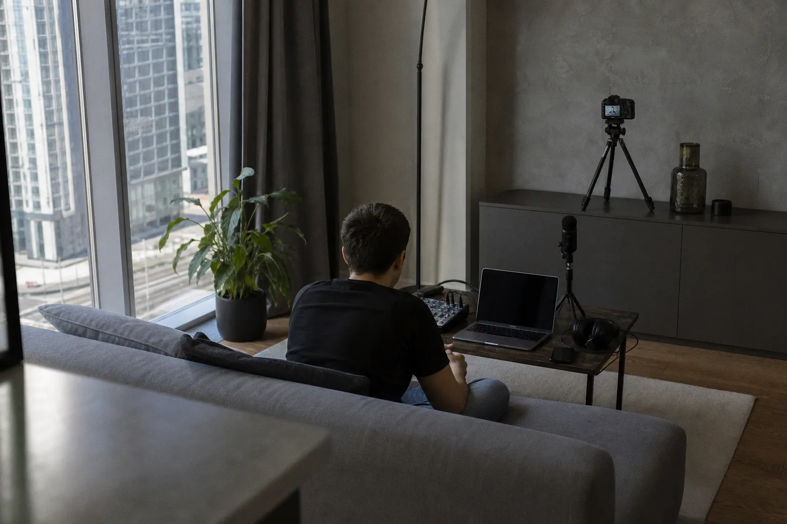 Сравнение стриминговых платформ: выбор между Twitch, Kick и YouTube Gaming для монетизации