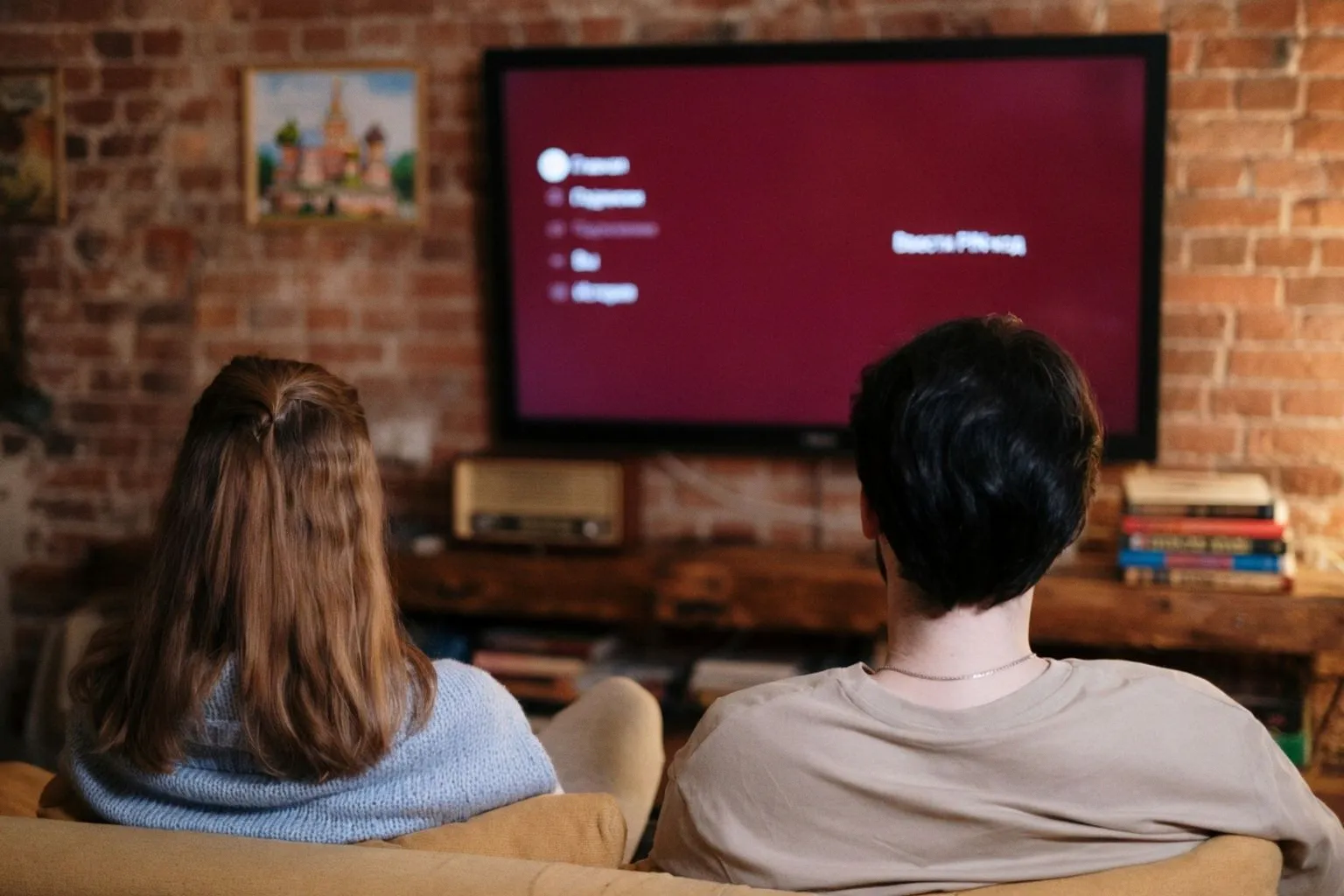 YouTube внедряет PIN-коды на Smart TV: как новая приватность меняет аналитику каналов